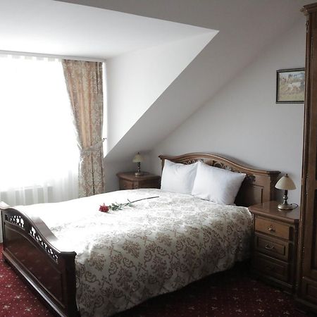 Hotel Slavia Salonta Luaran gambar