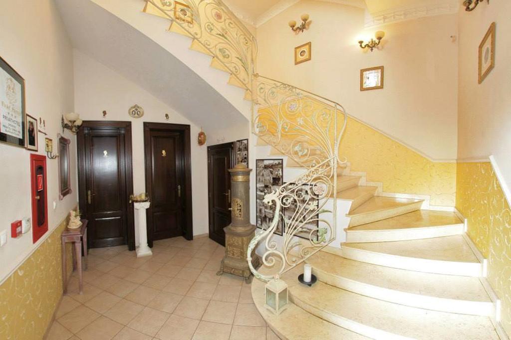 Hotel Slavia Salonta Luaran gambar