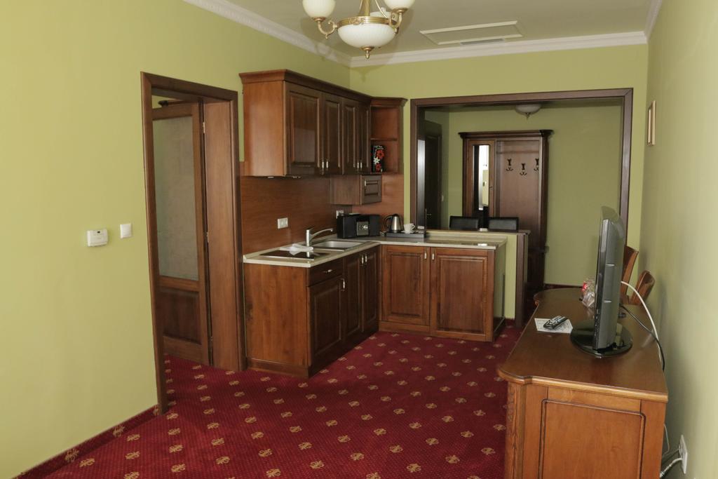 Hotel Slavia Salonta Luaran gambar