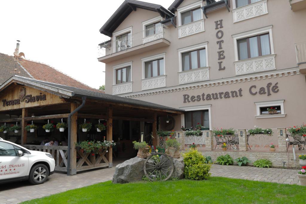 Hotel Slavia Salonta Luaran gambar