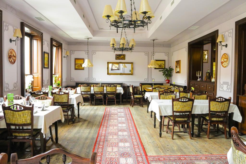 Hotel Slavia Salonta Luaran gambar