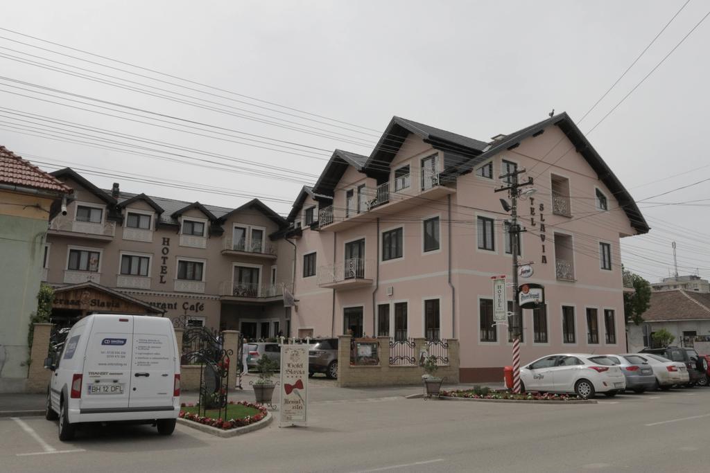 Hotel Slavia Salonta Luaran gambar