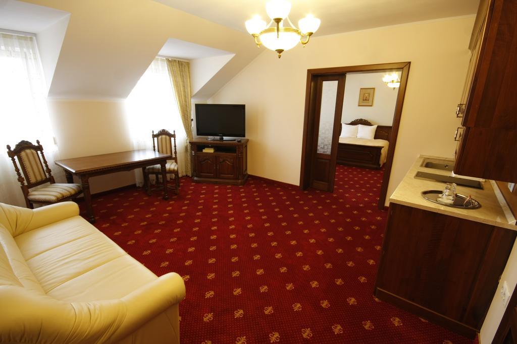 Hotel Slavia Salonta Luaran gambar
