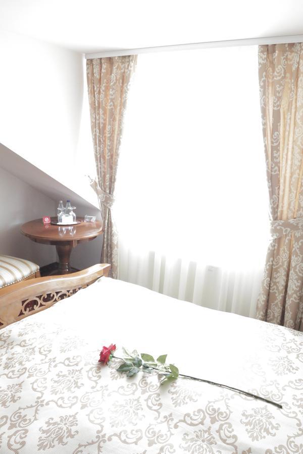 Hotel Slavia Salonta Luaran gambar